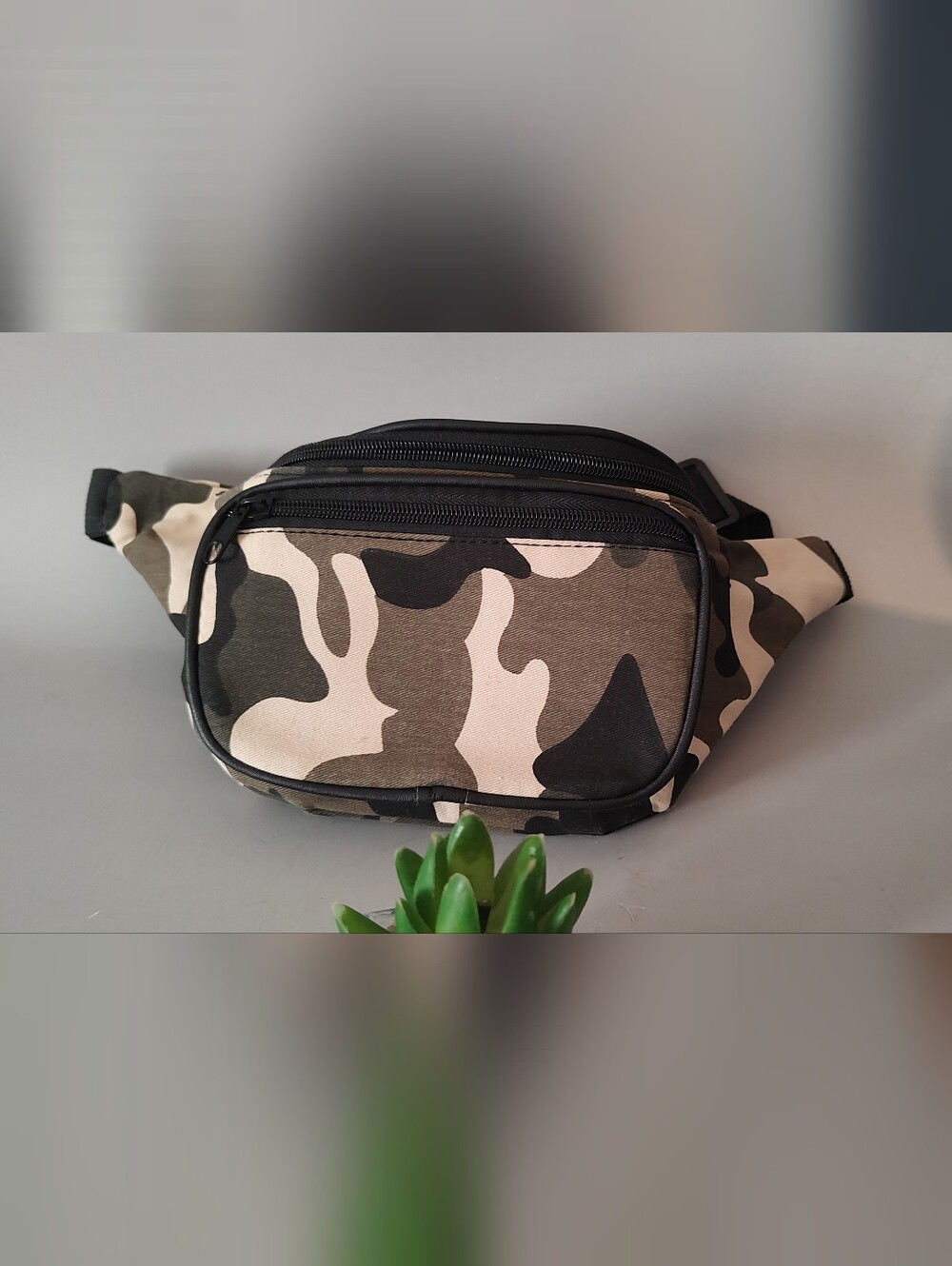 Camo Waist Bag Zipper Adjustable New Out Tags